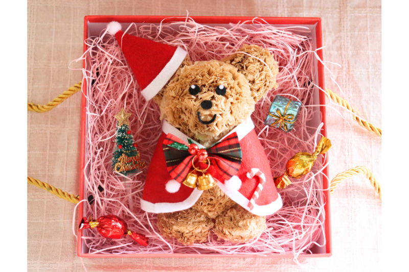 クリスマスボックスに入った熊（ペーパーアニマル）の画像